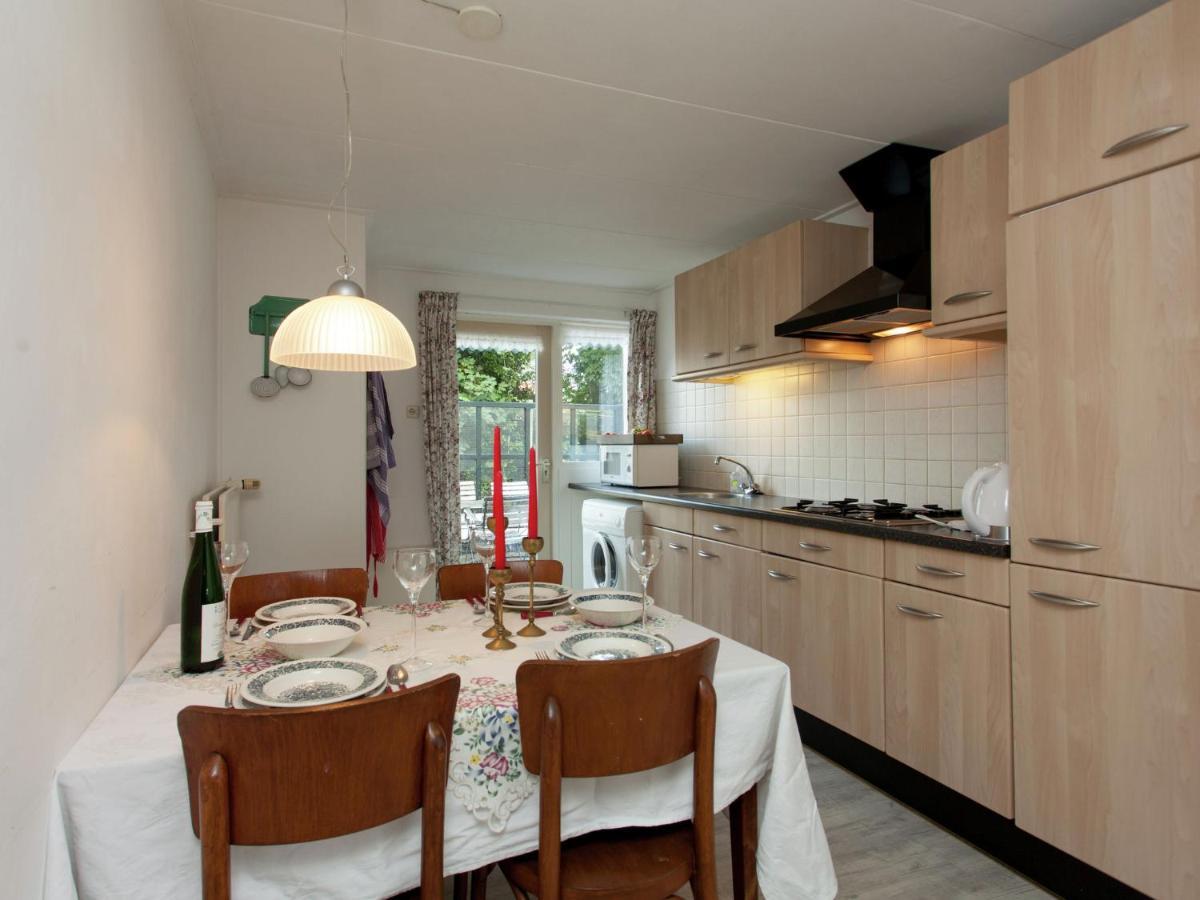 Fairytale Cottage In Nes Friesland With Garden Eksteriør bilde
