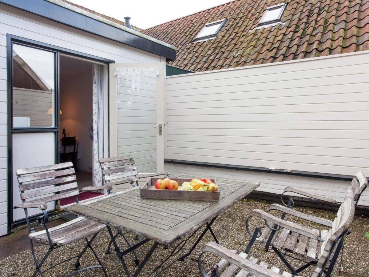 Fairytale Cottage In Nes Friesland With Garden Eksteriør bilde