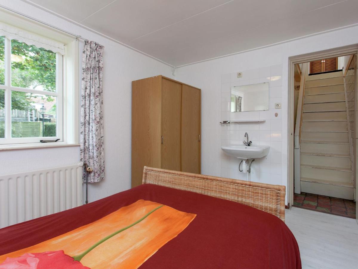 Fairytale Cottage In Nes Friesland With Garden Eksteriør bilde
